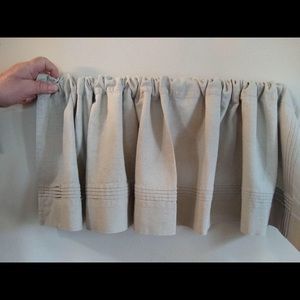 Window valance